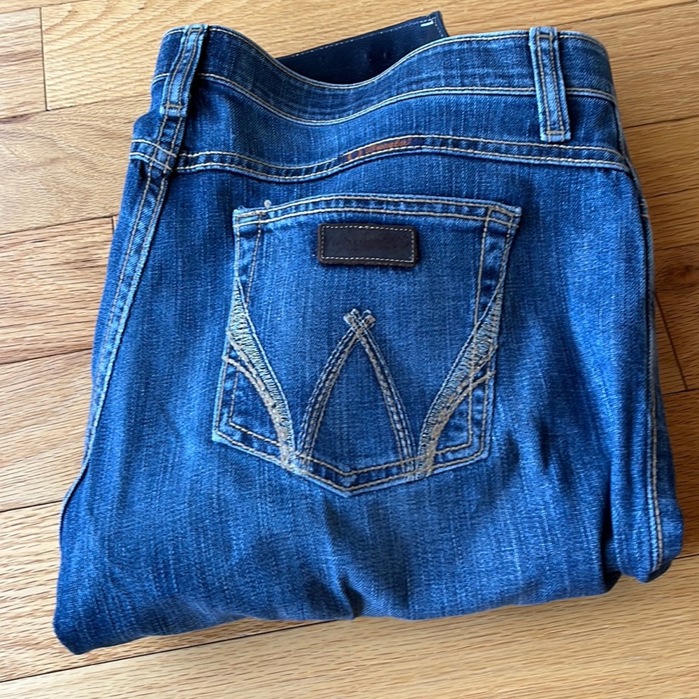 Wrangler’s Wash Bootcut Jeans 9/10 Long (tag wrong) see description